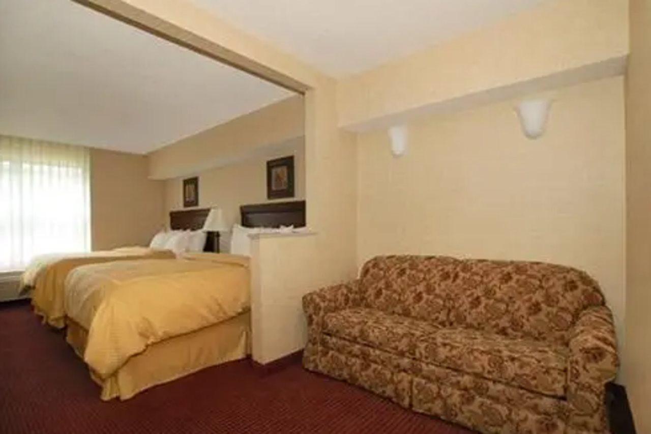 Comfort Suites Lake George - Queensbury Екстериор снимка